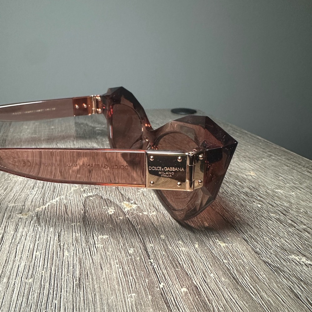 Burgundy Dolce & Gabbana sunglasses - Picture 9 of 9